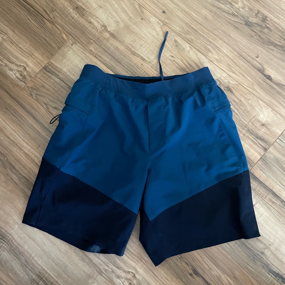 Lululemon men’s board shorts medium